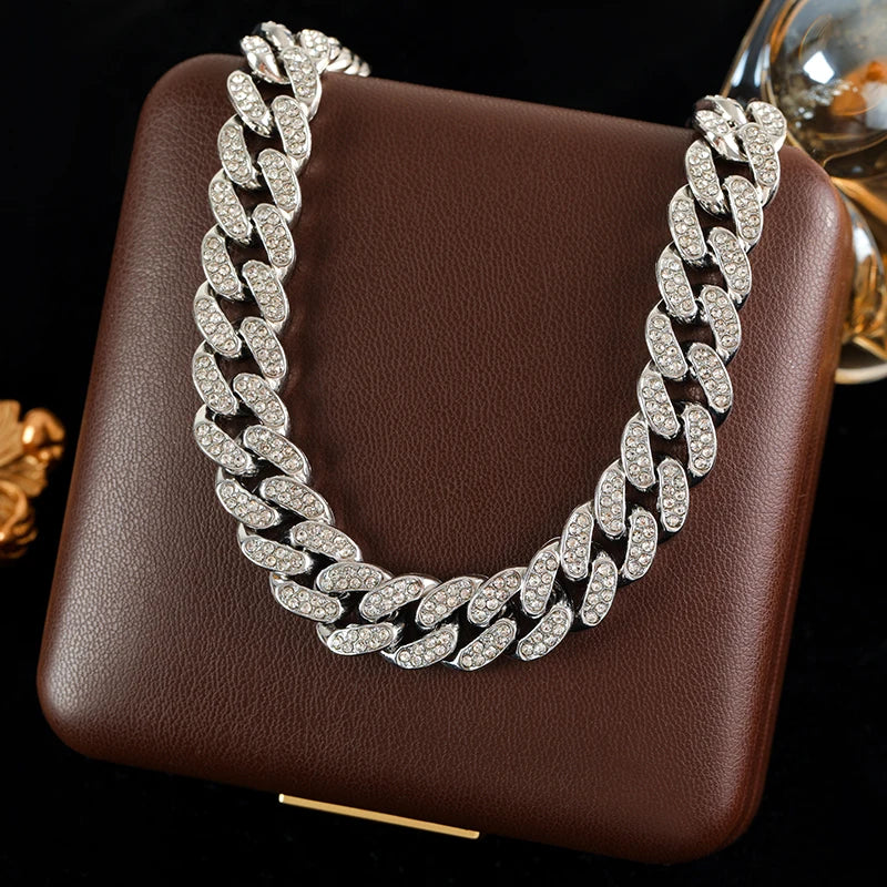 Cadena Cubana 18k con Diamantes